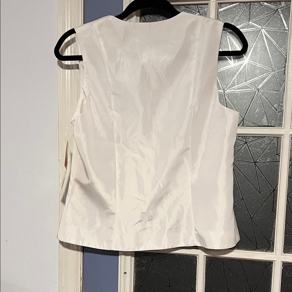 Francis medium Sleeveless Ruffle-Trim Button Front Top - White NWT - Picture 3 of 5